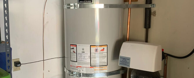 what temperature should a commercial water heater be set at?
